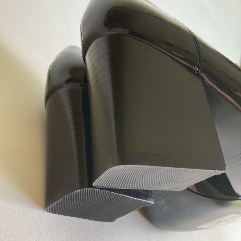 Marc Fisher Black Patent Leather Heels. Beautiful and classy. - Picture 10 of 15